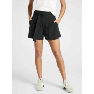NWT ATHLETA Skyline Short II Black Lightweight